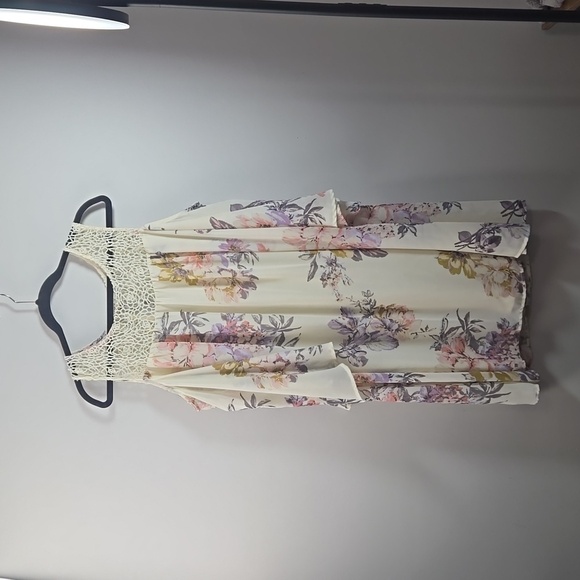 Halo Ivory Floral Dress - Picture 1 of 8